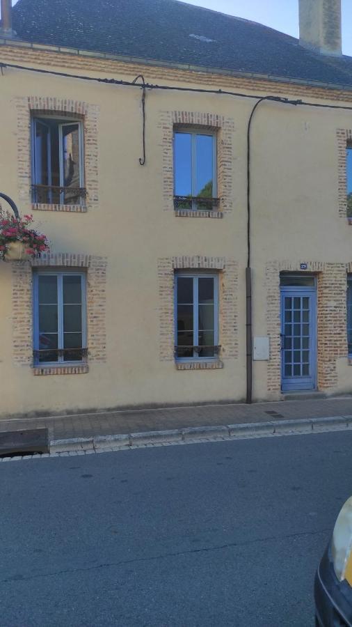 Aubigny Sur Nere Aparthotel Buitenkant foto