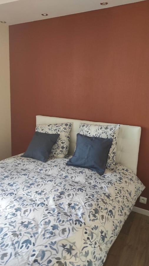 Aubigny Sur Nere Aparthotel Buitenkant foto